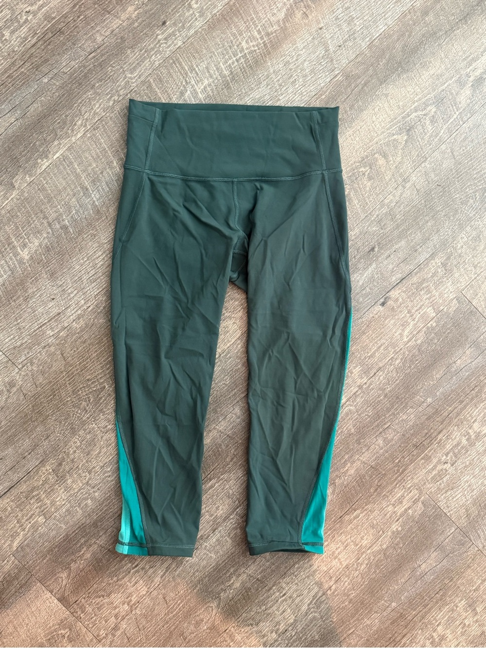 Lululemon Mix & Mesh Crop leggings